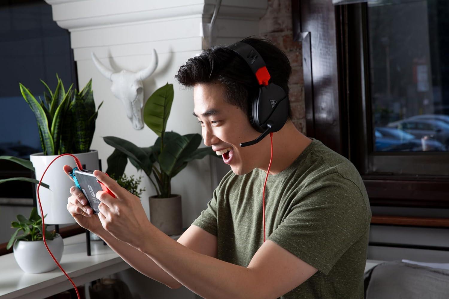 image:imageTurtle Beach Recon 70 Multiplatform Gaming Headset for PS5 PS4 Xbox Series XS Xbox One PC amp Mobile w 35mm Wired Connection FliptoMute Mic 40mm Speakers Lightweight Design WhiteBlackRed