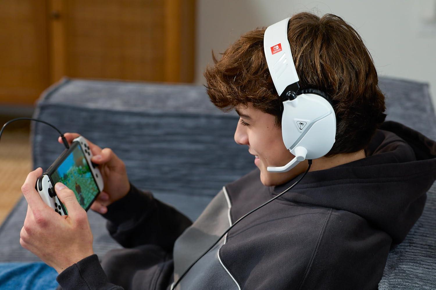 image:imageTurtle Beach Recon 70 Multiplatform Gaming Headset for PS5 PS4 Xbox Series XS Xbox One PC amp Mobile w 35mm Wired Connection FliptoMute Mic 40mm Speakers Lightweight Design WhiteWhite Nintendo Switch